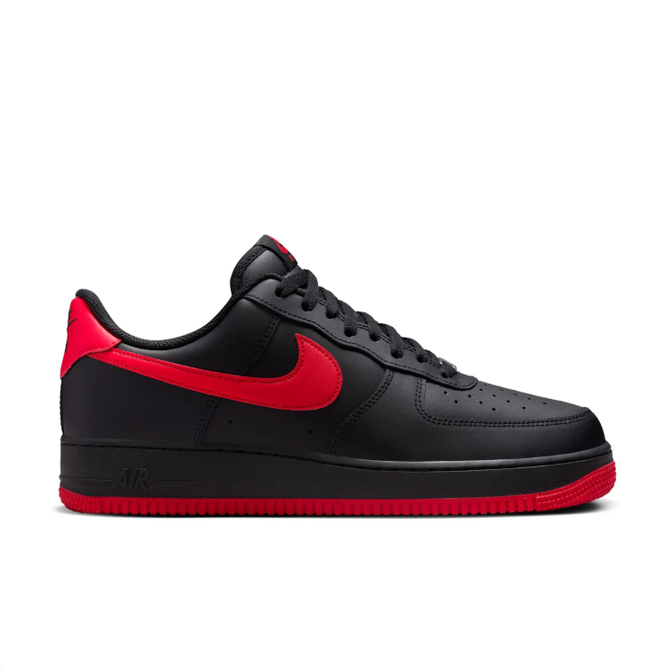Nike Air Black & Red Low-Top Lace-Up Sneakers