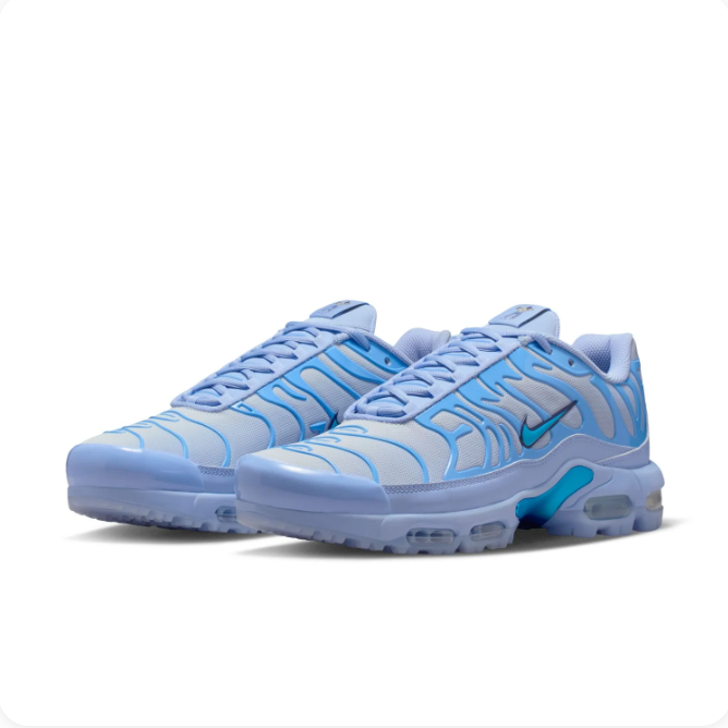 Nike Light Blue & Aqua Low-Top Sneakers with Wave Details