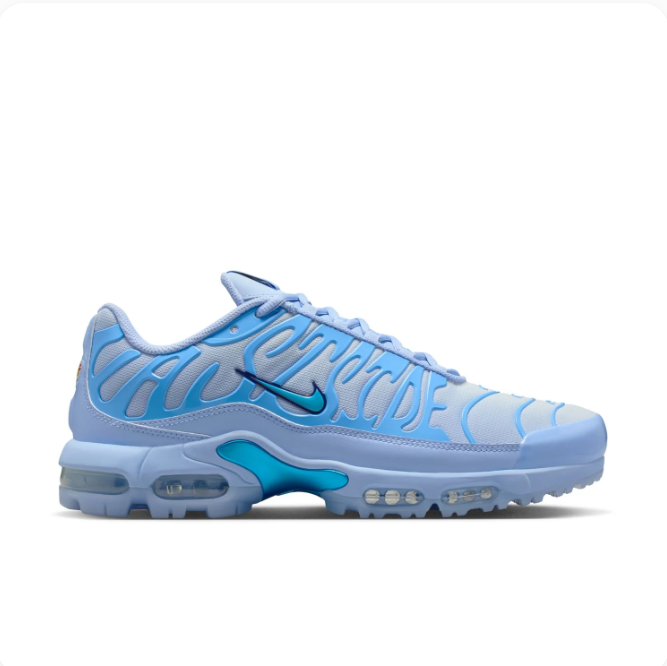 Nike Light Blue & Aqua Low-Top Sneakers with Wave Details