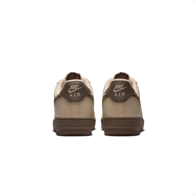 Nike Beige & Brown Low-Top Sneakers with Tonal Laces